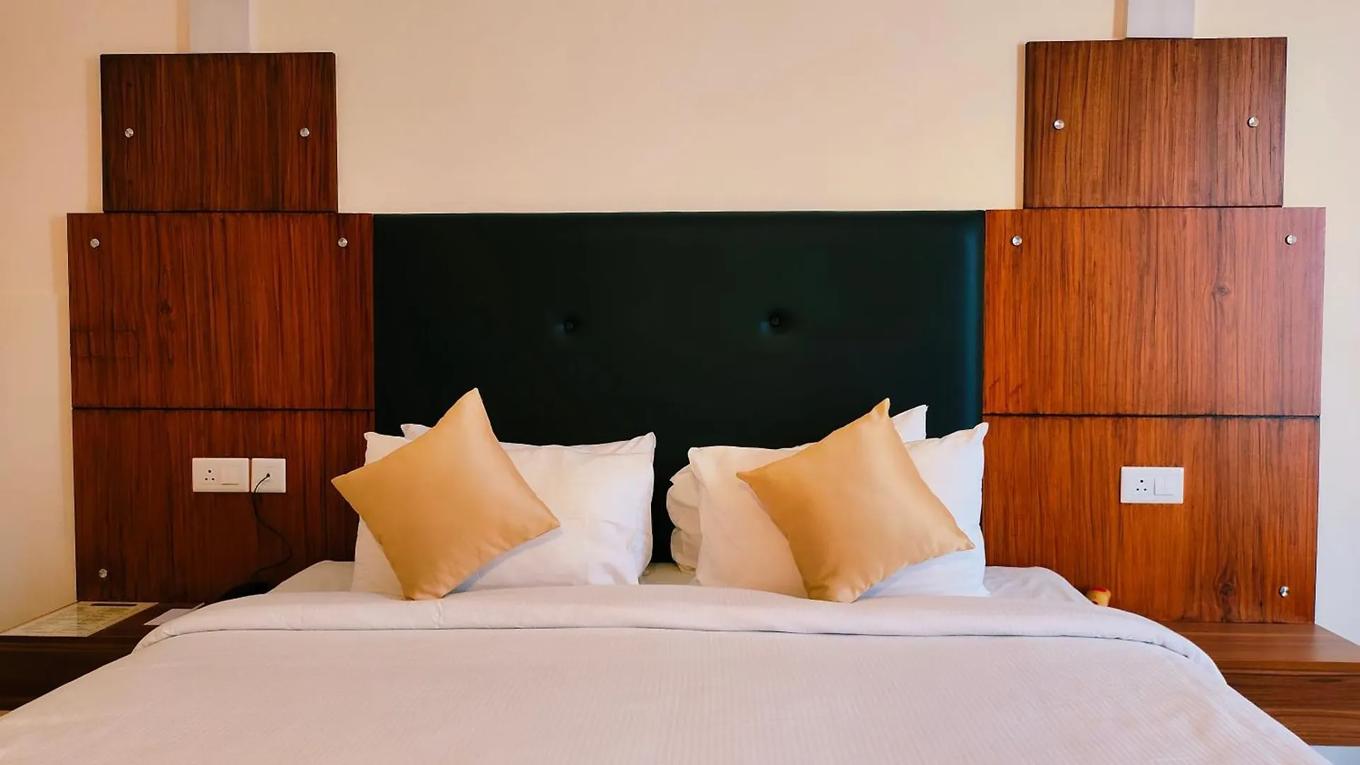 Hotel Presidency Kochi City Centre
