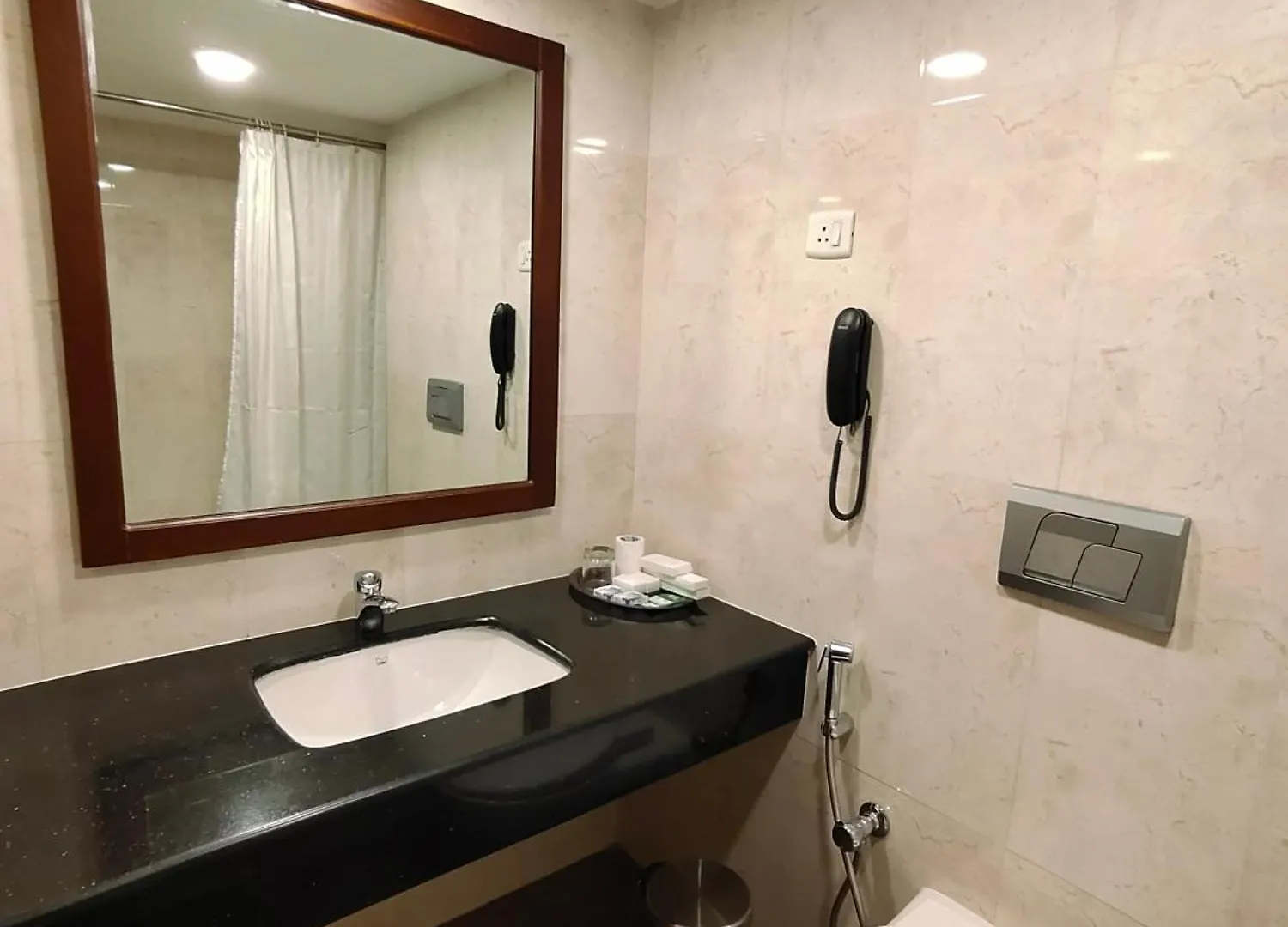 Presidency Kochi City Centre 4*,
